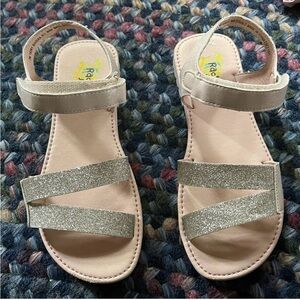 Silver Glitter Sandals for Casual Elegance